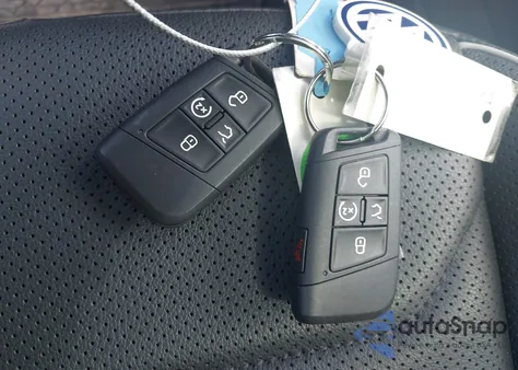 2022 Volkswagen Tiguan 2.0T Sel R-Line z USA, uszkodzony, nr VIN 3VV4B7AX5NM026499